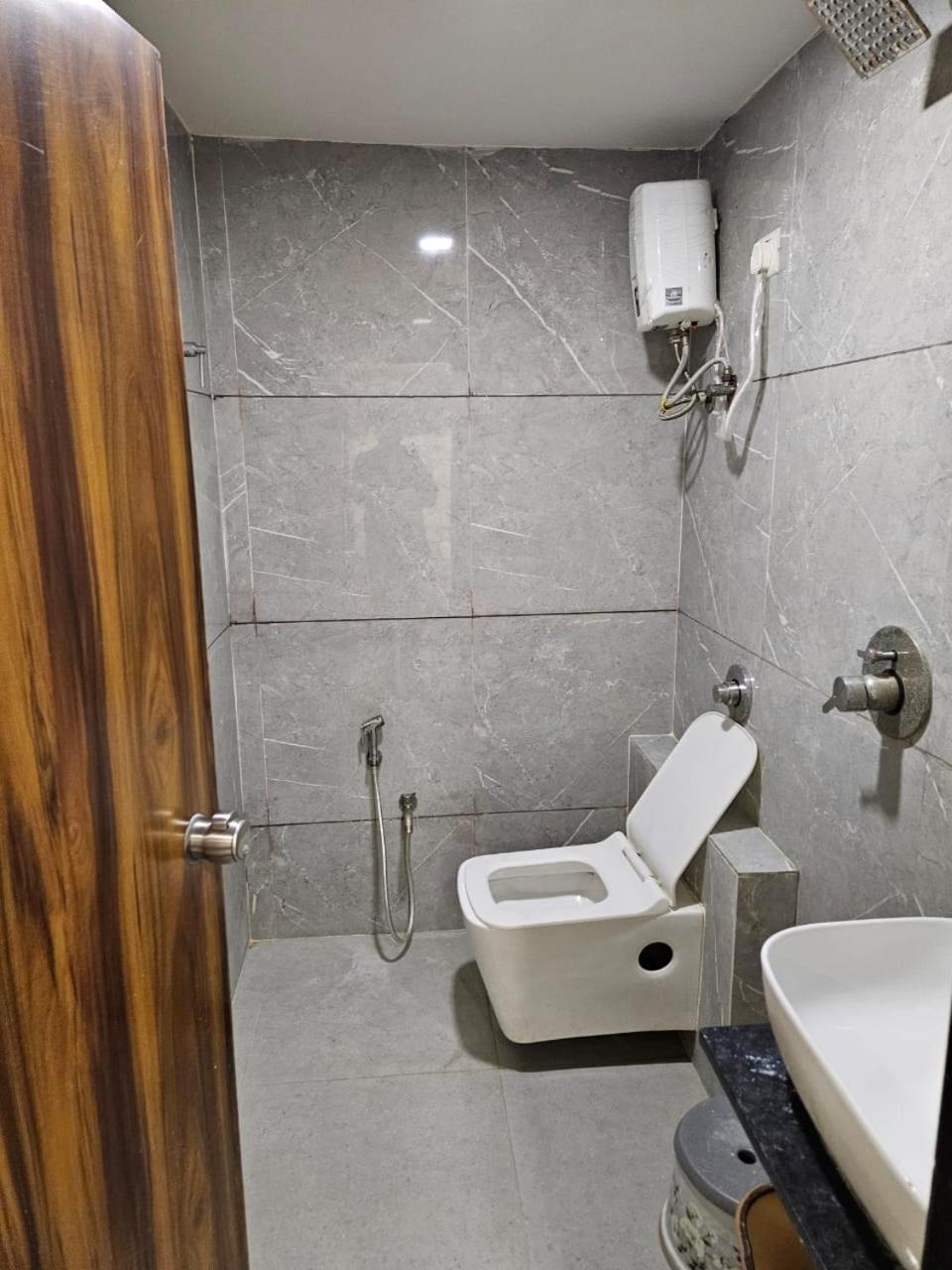 Hotel Ozone,Ahmedabad Exterior foto